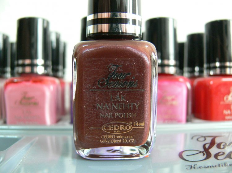 Four Seasons Lak na nehty FS odstín 25 krycí lak bez perleťi 14 ml Four Seasons Lak na nehty FS odstín 25 krycí lak bez perleťi 14 ml - Péče o ruce Laky na nehty Laky na nehty Cedro - Four Seasons