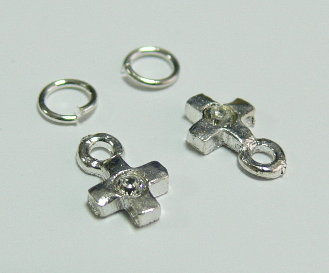 Piercing 590-05 ozdoby na nehty 2 ks Piercing 590-05 ozdoby na nehty 2 ks - Péče o ruce Zdobící nálepky a obtisky na nehty Piercing na nehty