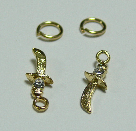 Piercing 590-10 ozdoby na nehty 2 ks Piercing 590-10 ozdoby na nehty 2 ks - Péče o ruce Zdobící nálepky a obtisky na nehty Piercing na nehty