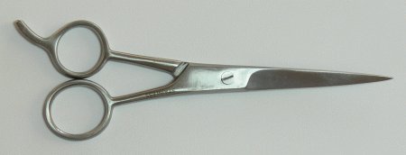 Nůžky na vlasy s háčkem 15 cm Nůžky na vlasy s háčkem 15 cm - Péče o ruce Kleště a nůžky na nehty a kůži pro manikúru a pedikúru, pinzety, pilníky, atd. Nůžky pro domácnost a ostatní nůžky