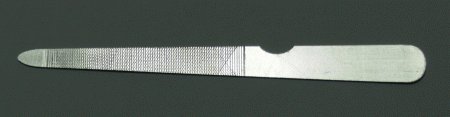 Pilník na nehty kovový, sekaný 12, 5 cm Pilník na nehty kovový, sekaný 12, 5 cm - Péče o ruce Kleště a nůžky na nehty a kůži pro manikúru a pedikúru, pinzety, pilníky, atd. Pinzety, kovové a safírové pilníky na nehty