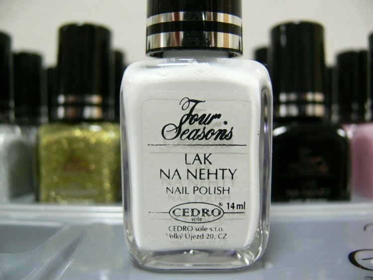Four Seasons Lak na nehty FS odstín 43 krycí lak bez perlet 14 ml Four Seasons Lak na nehty FS odstín 43 krycí lak bez perlet 14 ml - Péče o ruce Laky na nehty Laky na nehty Cedro - Four Seasons