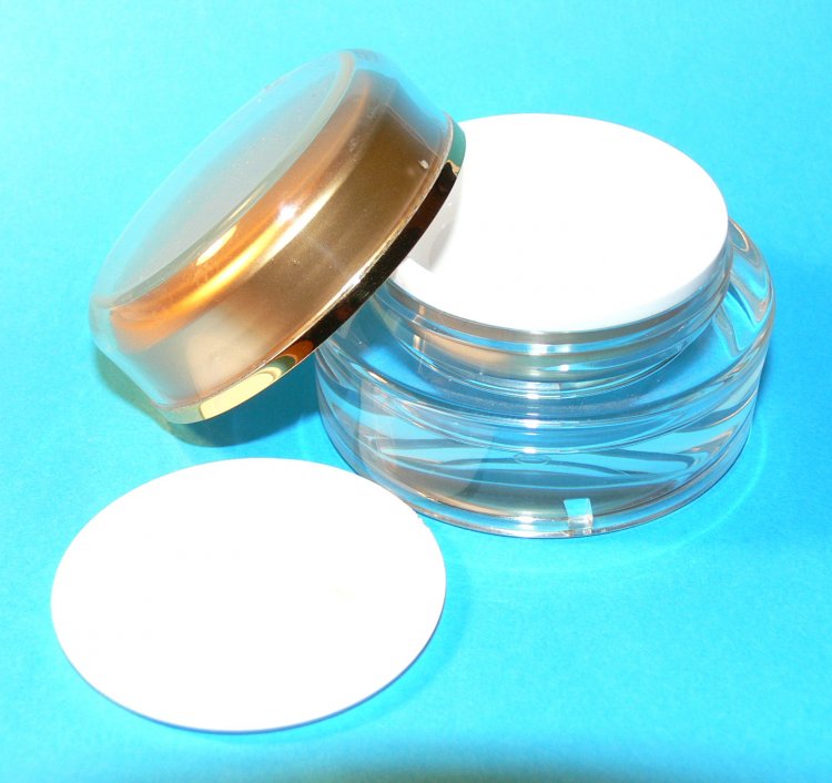 Dóza kosmetická 15 ml dvouplášťová vč. těsnící plastové vložky a zlatého víčka Dóza kosmetická 15 ml dvouplášťová vč. těsnící plastové vložky a zlatého víčka - Péče o ruce Obalový materiál