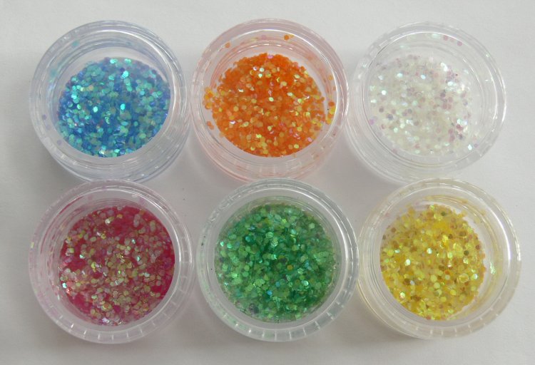 Hologram na zdobení nehtů sada 6 ks Hologram na zdobení nehtů sada 6 ks - Péče o ruce Nail Art, zdobící materiály Holografické šestihrany na zdobení nehtů